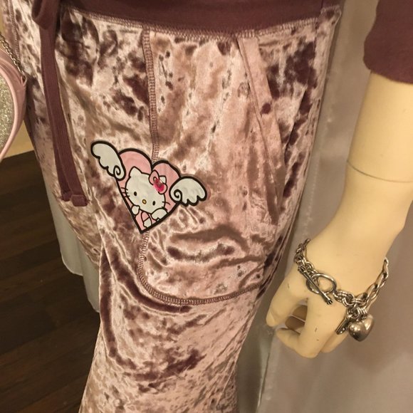 🍭crushed ice pink velvet tracksuit with custom hello kitty and crystal details! - Picture 17 of 17